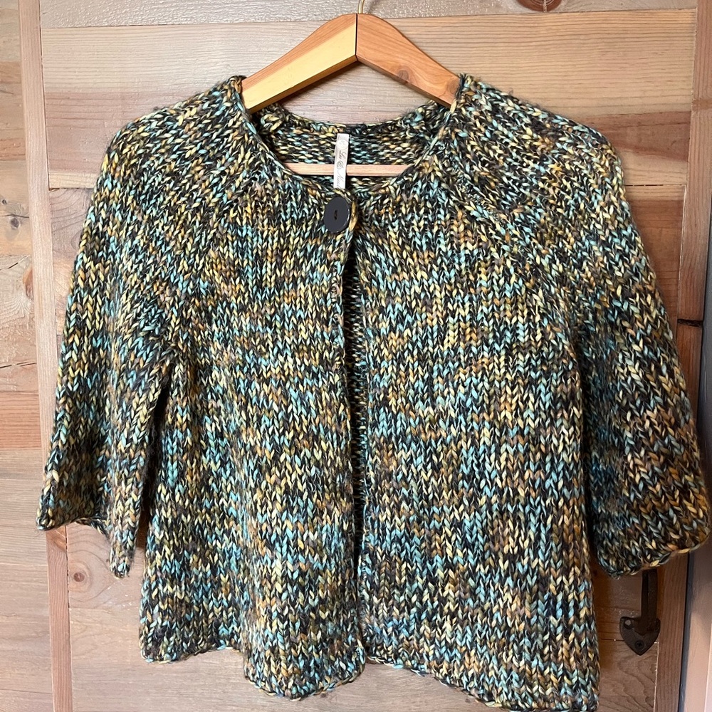 Leo & Nicole high-waisted cute as a button 1-button cardigan
